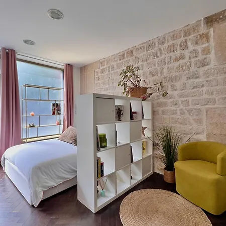 Canal St Martin Miss Dodu Apartment