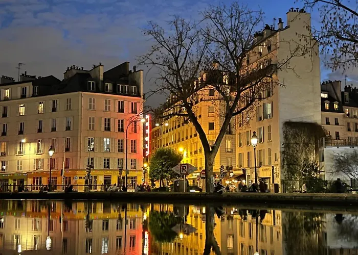 Canal St Martin Miss Dodu * باريس